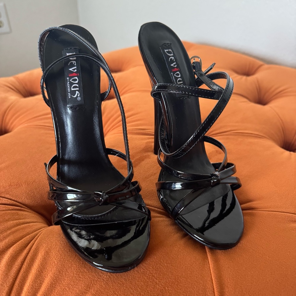 Devious Black Patent Leather Heels - Picture 2 of 6